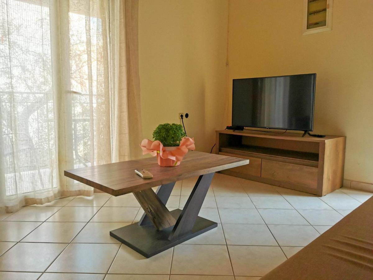 Marina Appartement Perama  Buitenkant foto