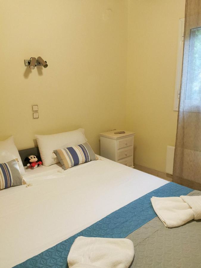 Marina Appartement Perama  Buitenkant foto