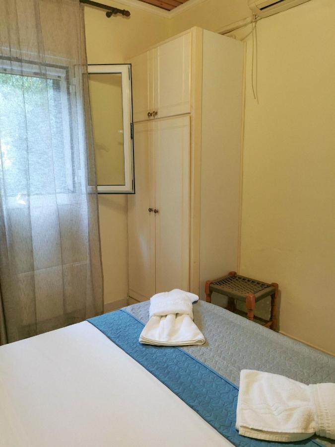 Marina Appartement Perama  Buitenkant foto